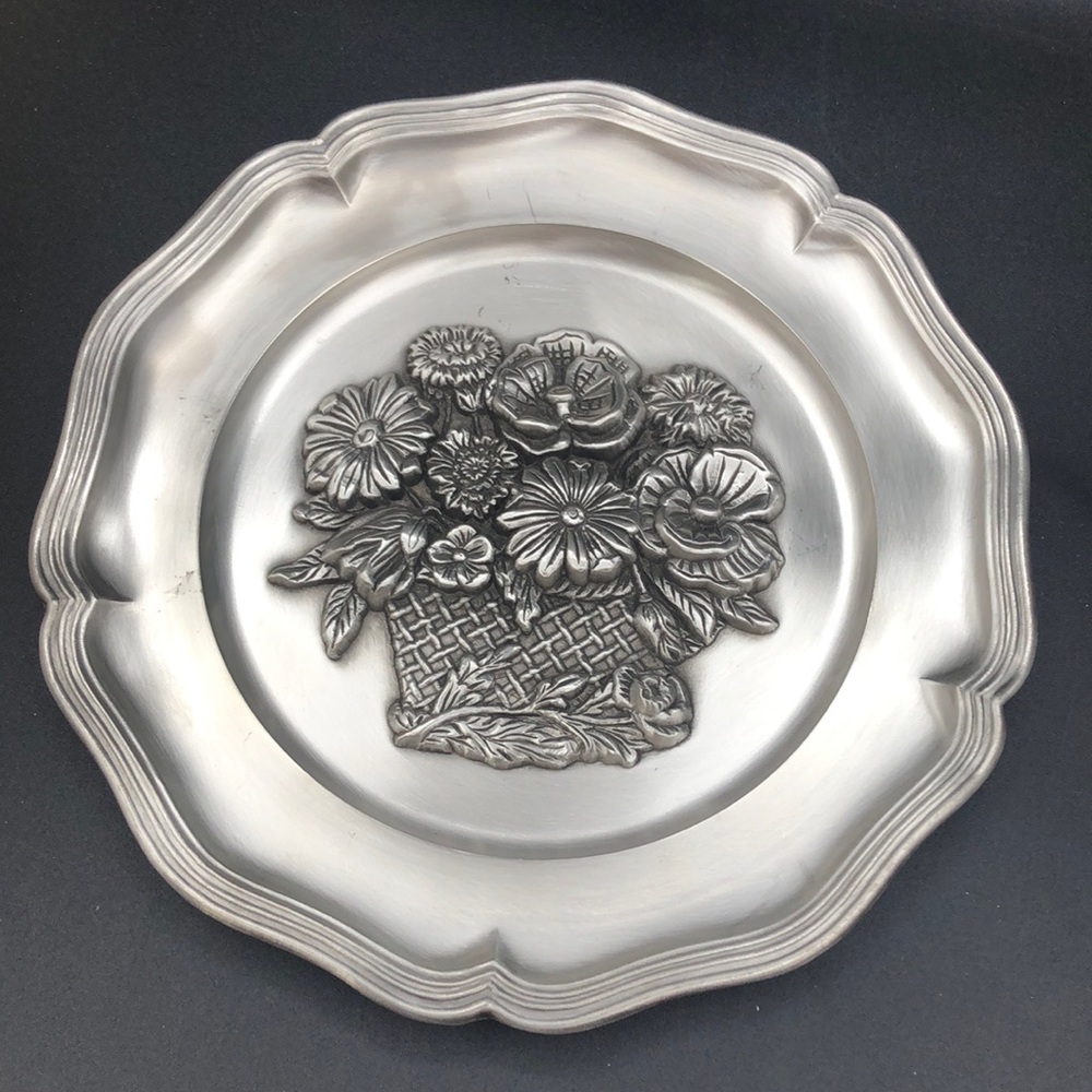 Vintage Etain Zinn Pewter Wall Hanging Plate 97% Floral Basket